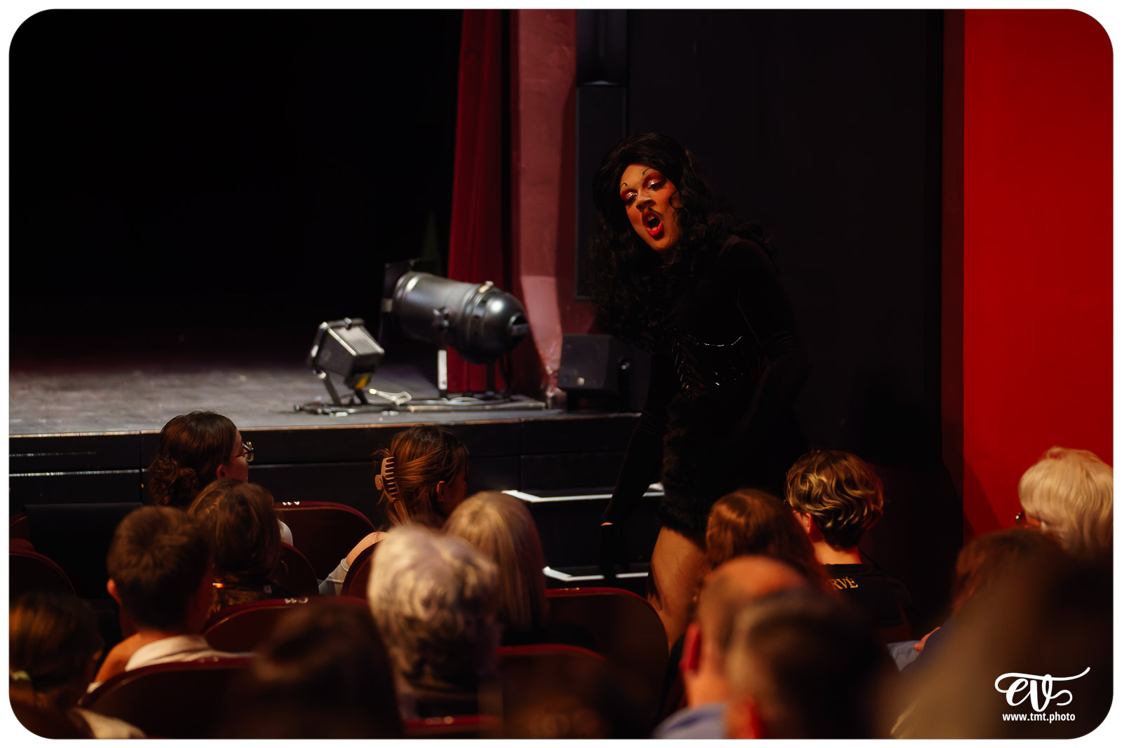 BLANCHE-NEIGE FOUTUE FORET